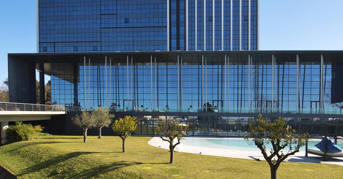 メリア ブラガ ホテル ＆ スパ エクステリア 写真 The new building of the University of Lleida