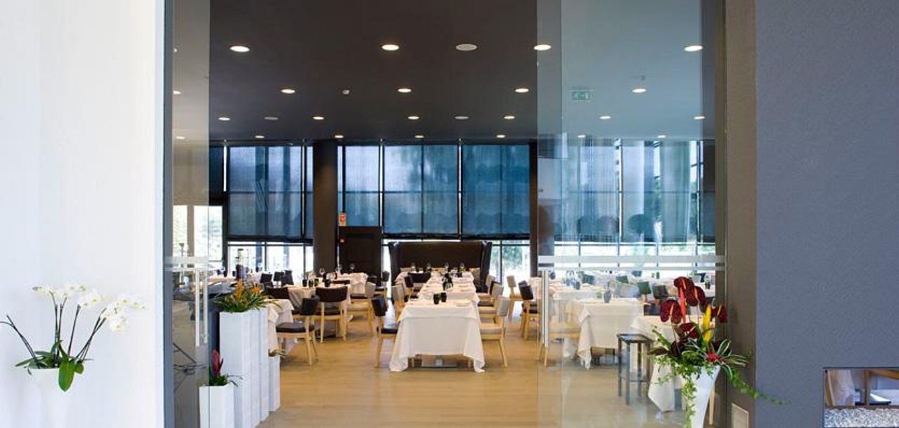 メリア ブラガ ホテル ＆ スパ レストラン 写真 Restaurant "La Terraza"