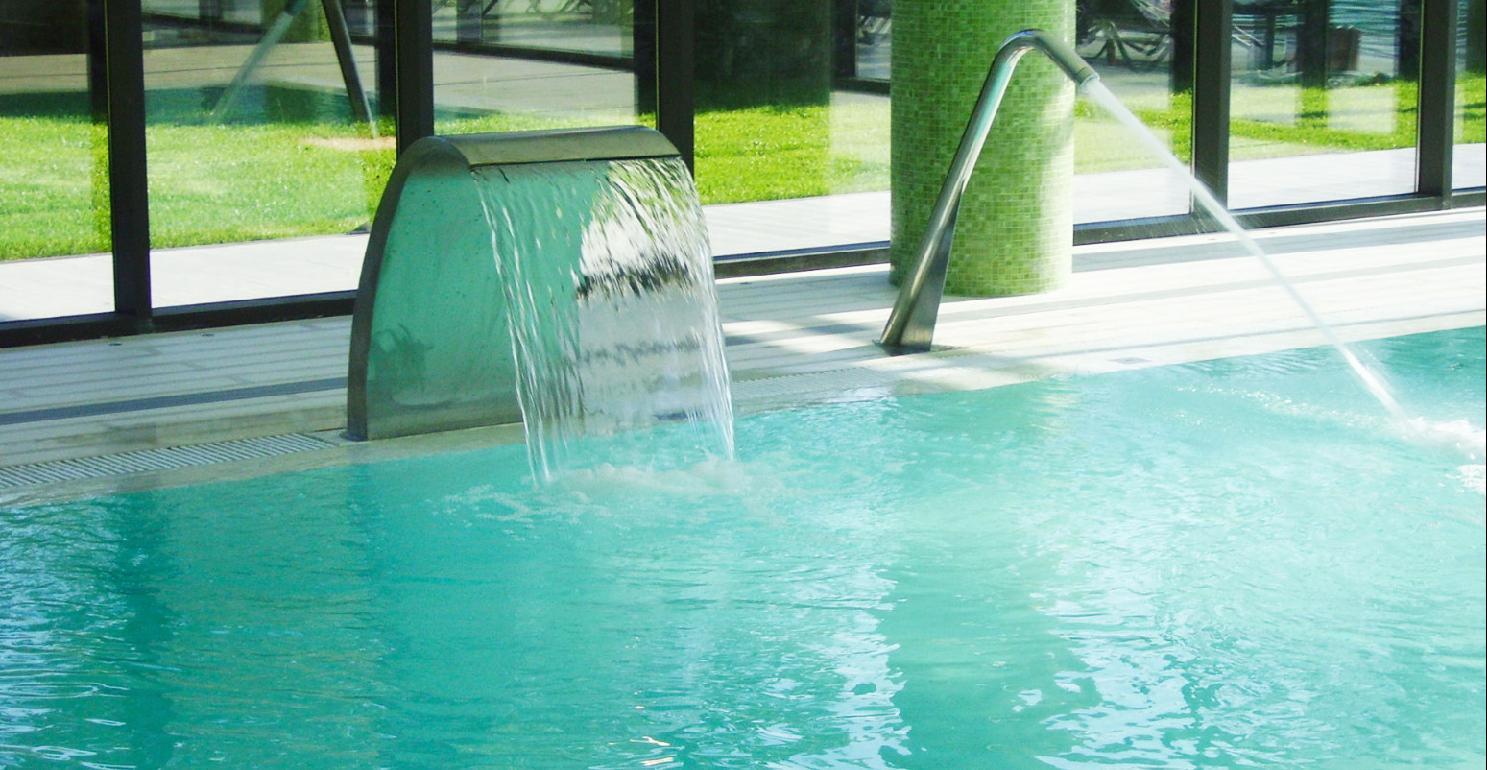 メリア ブラガ ホテル ＆ スパ エクステリア 写真 A water cascade